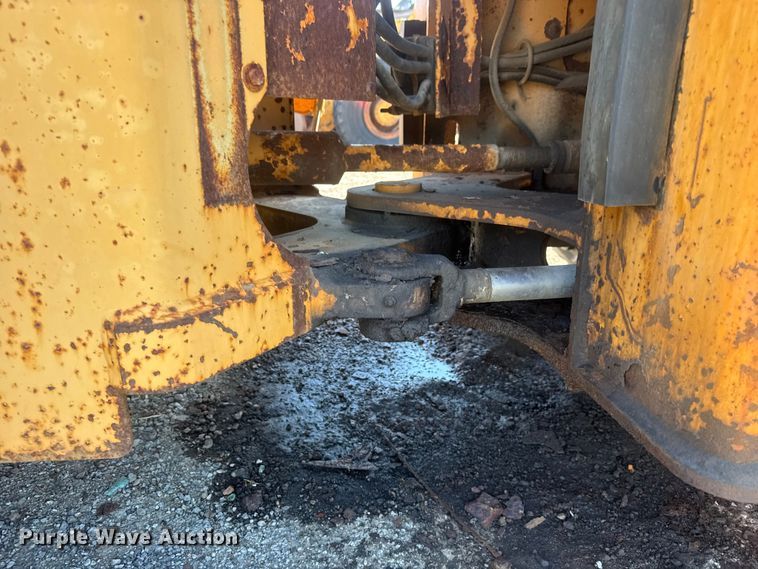 image for item ET4407 1997 Case 621B wheel loader