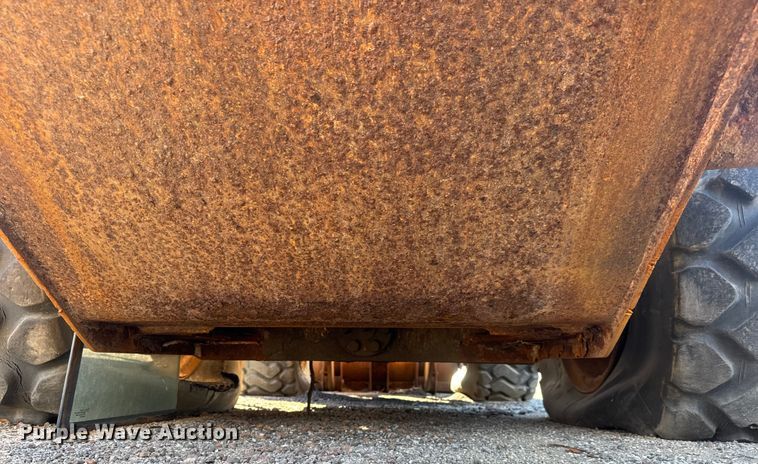 image for item ET4407 1997 Case 621B wheel loader