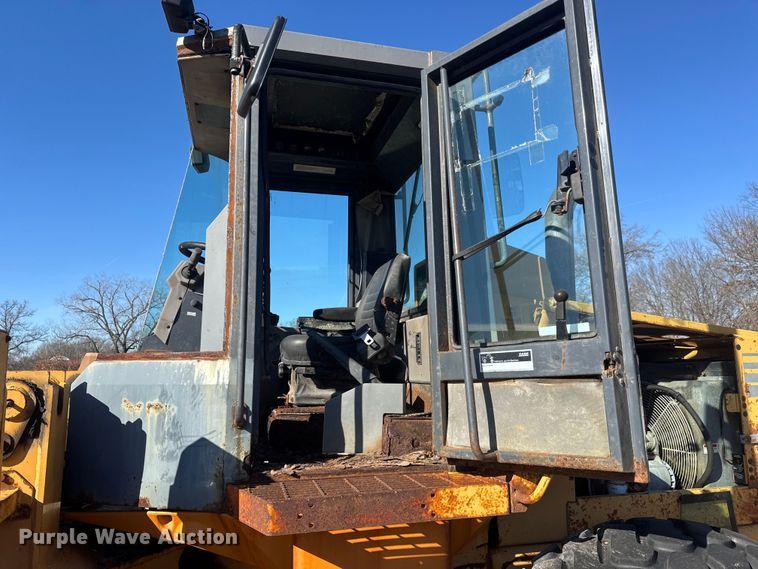 image for item ET4407 1997 Case 621B wheel loader