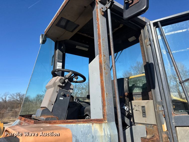 image for item ET4407 1997 Case 621B wheel loader