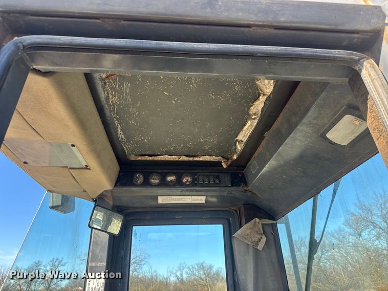 image for item ET4407 1997 Case 621B wheel loader