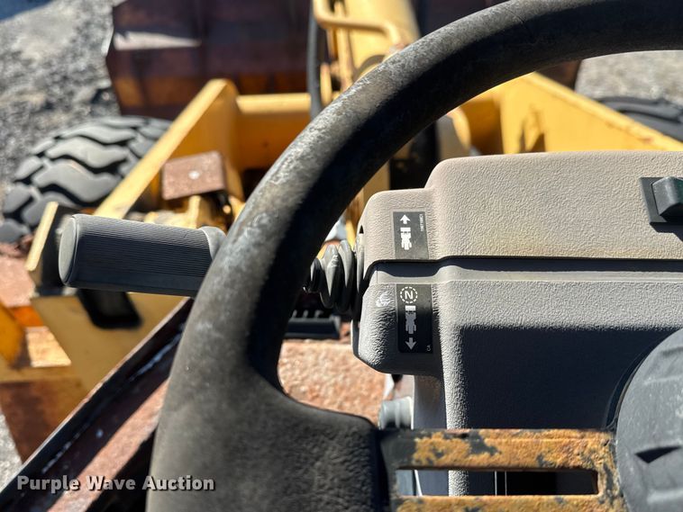 image for item ET4407 1997 Case 621B wheel loader