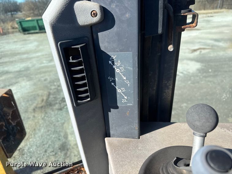 image for item ET4407 1997 Case 621B wheel loader