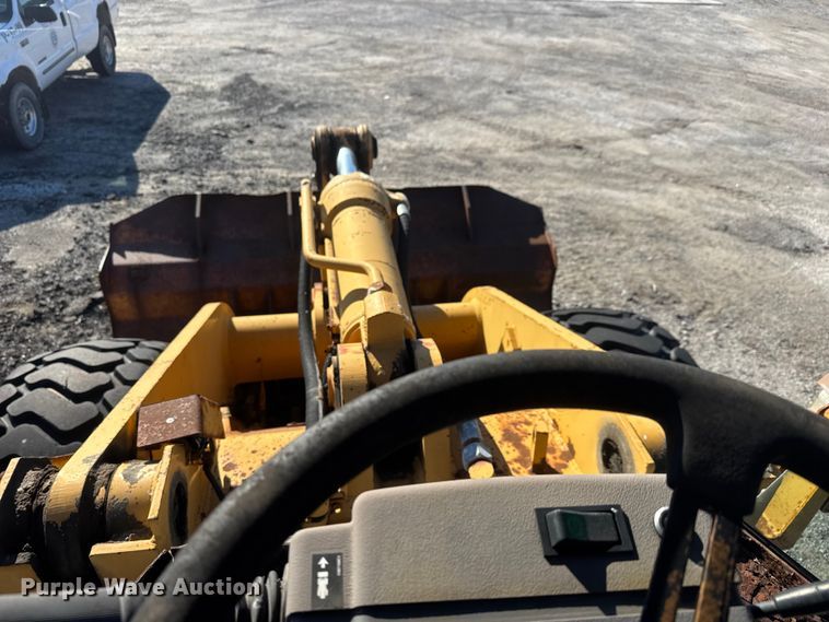 image for item ET4407 1997 Case 621B wheel loader