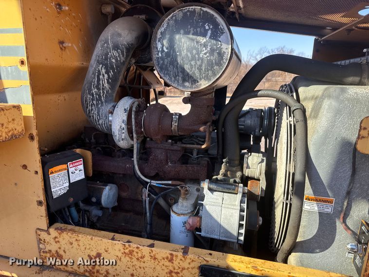 image for item ET4407 1997 Case 621B wheel loader