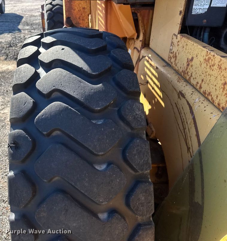 image for item ET4407 1997 Case 621B wheel loader