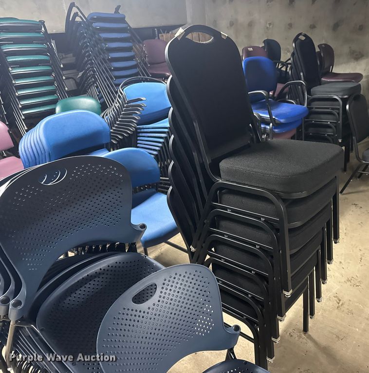 image for item ET4421 Approximately 170 chairs