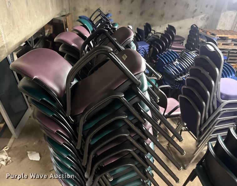 image for item ET4421 Approximately 170 chairs