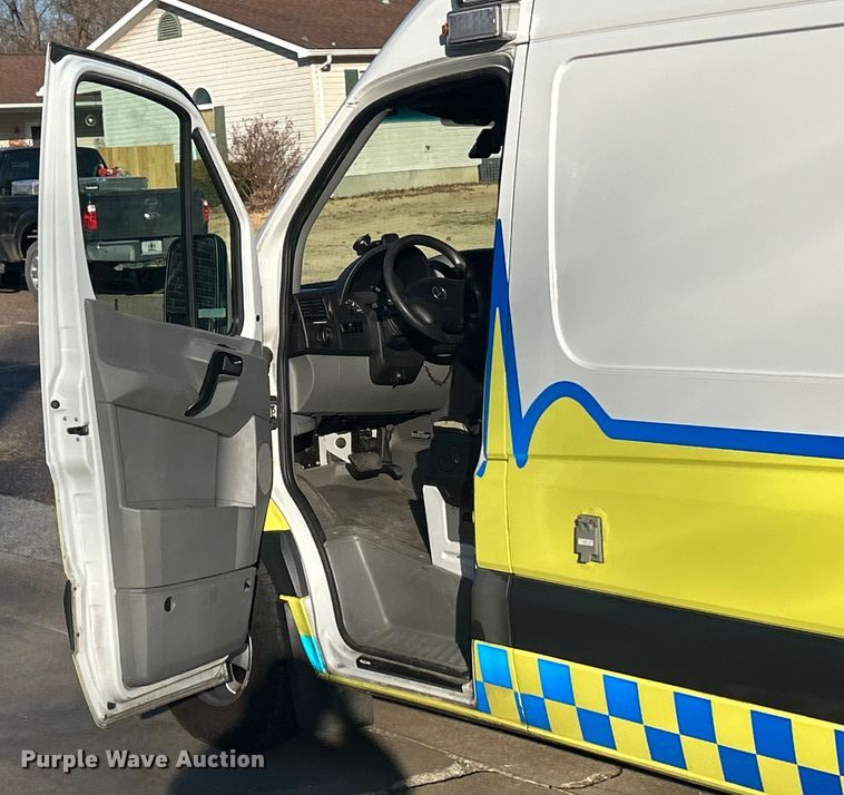 image for item ET6899 2017 Mercedes-Benz Sprinter 2500 ambulance