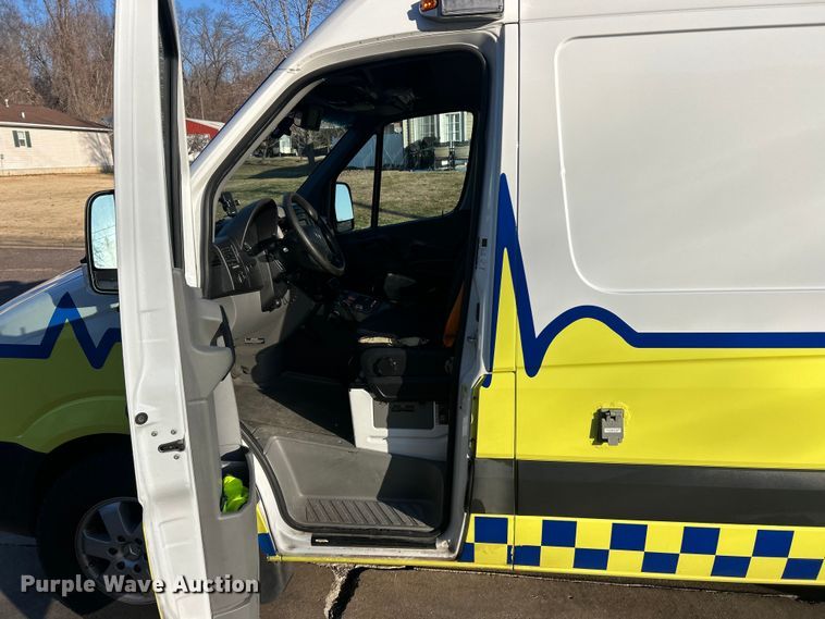 image for item ET6899 2017 Mercedes-Benz Sprinter 2500 ambulance