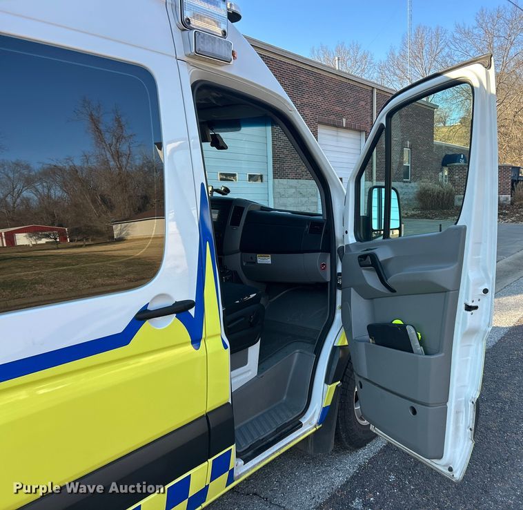 image for item ET6899 2017 Mercedes-Benz Sprinter 2500 ambulance