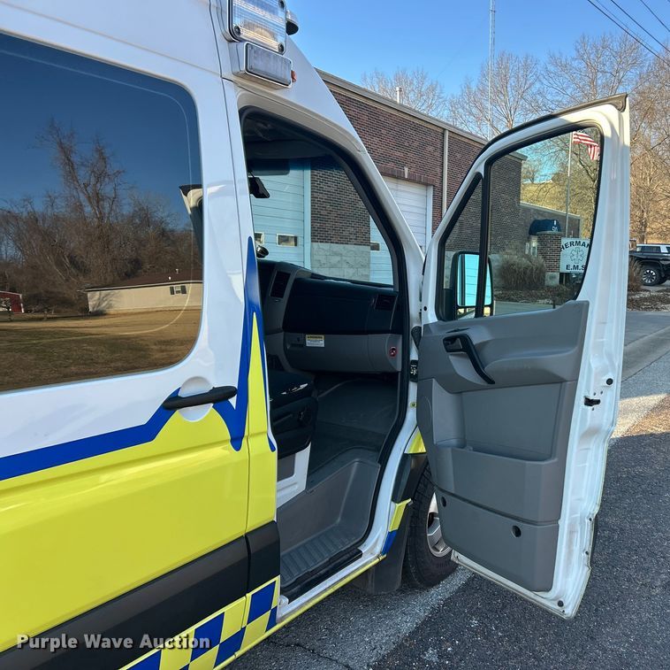 image for item ET6899 2017 Mercedes-Benz Sprinter 2500 ambulance