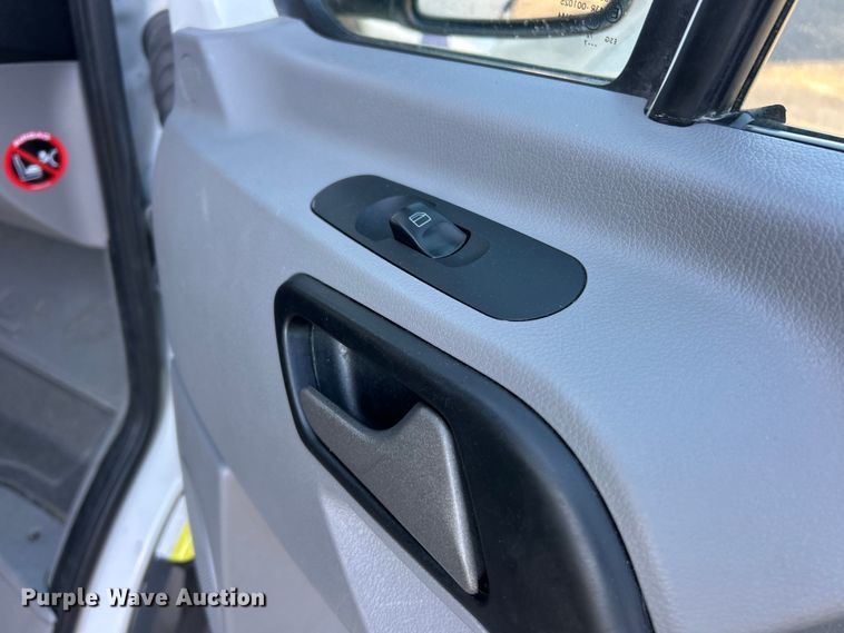 image for item ET6899 2017 Mercedes-Benz Sprinter 2500 ambulance