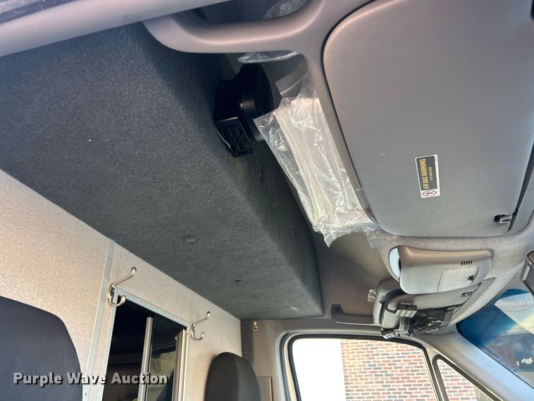 image for item ET6899 2017 Mercedes-Benz Sprinter 2500 ambulance