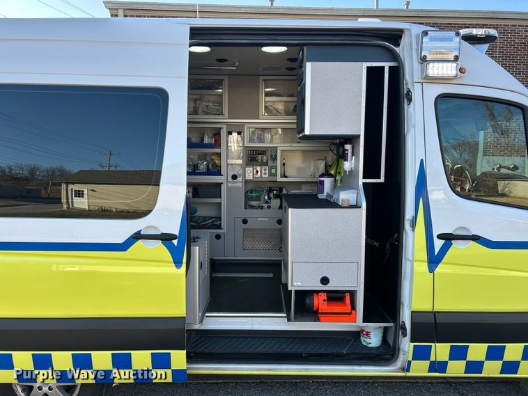 image for item ET6899 2017 Mercedes-Benz Sprinter 2500 ambulance