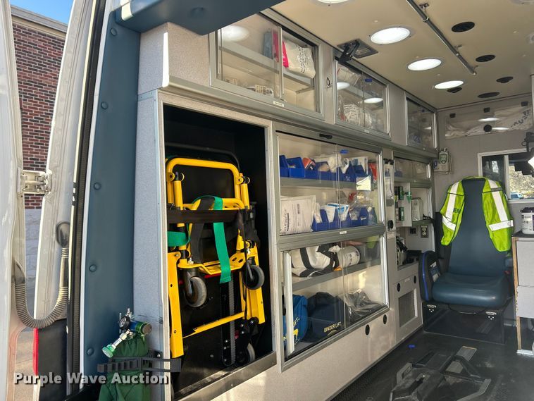 image for item ET6899 2017 Mercedes-Benz Sprinter 2500 ambulance