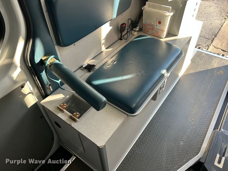 image for item ET6899 2017 Mercedes-Benz Sprinter 2500 ambulance