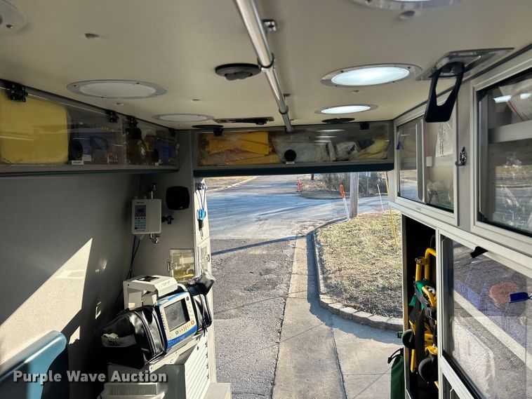 image for item ET6899 2017 Mercedes-Benz Sprinter 2500 ambulance