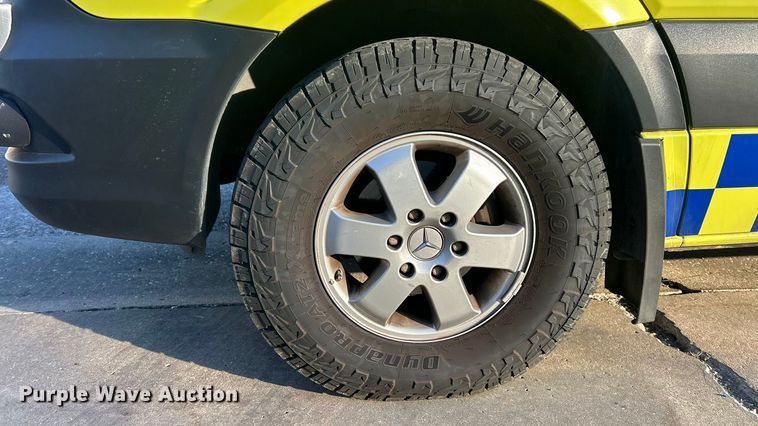 image for item ET6899 2017 Mercedes-Benz Sprinter 2500 ambulance