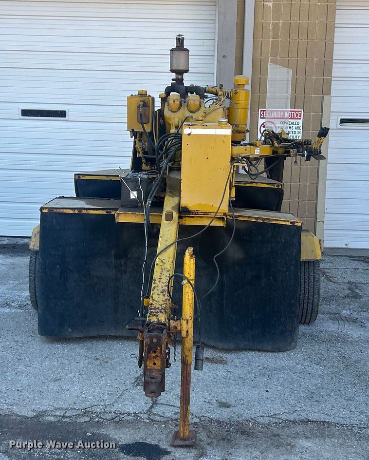 image for item ET6900 Vermeer 665 stump grinder