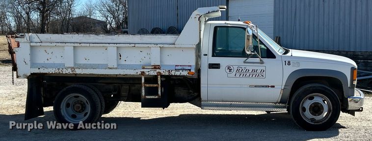 image for item ET6905 2001 GMC Sierra 3500HD SL dump bed pickup truck