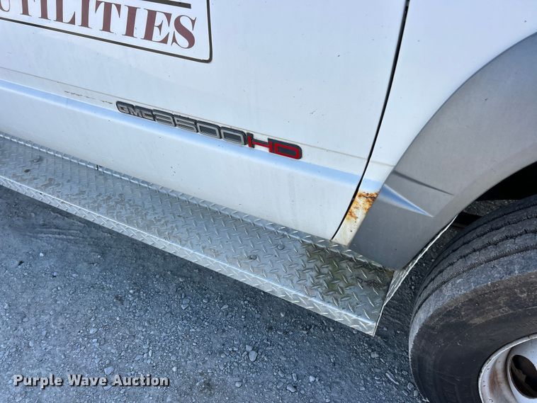 image for item ET6905 2001 GMC Sierra 3500HD SL dump bed pickup truck