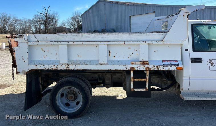 image for item ET6905 2001 GMC Sierra 3500HD SL dump bed pickup truck