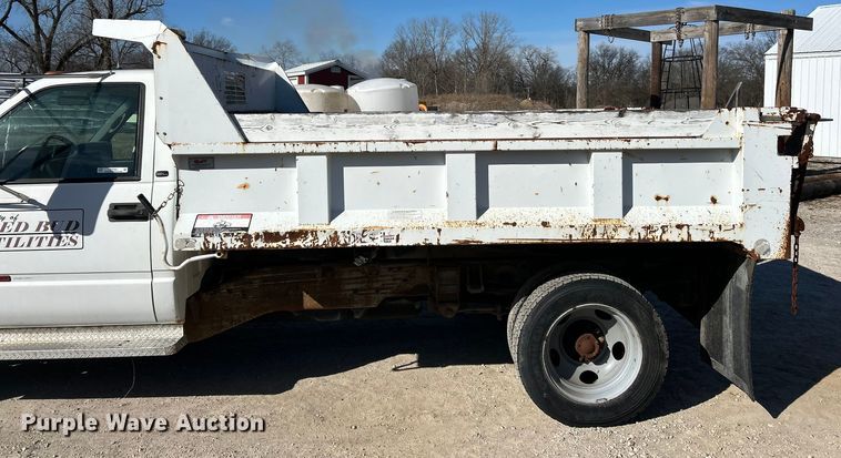 image for item ET6905 2001 GMC Sierra 3500HD SL dump bed pickup truck
