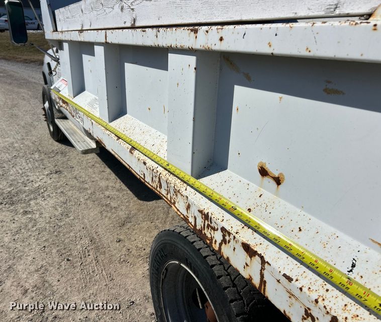 image for item ET6905 2001 GMC Sierra 3500HD SL dump bed pickup truck