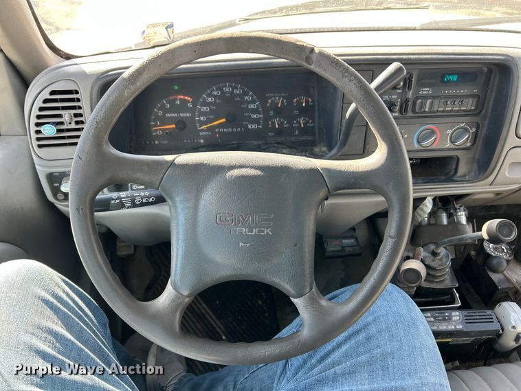 image for item ET6905 2001 GMC Sierra 3500HD SL dump bed pickup truck