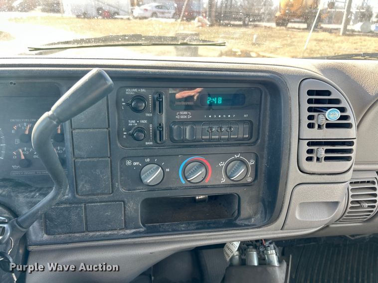 image for item ET6905 2001 GMC Sierra 3500HD SL dump bed pickup truck