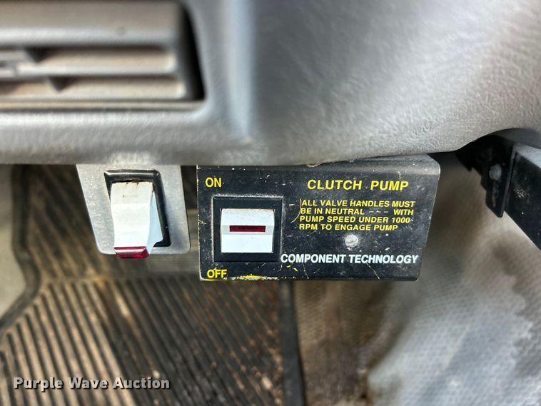 image for item ET6905 2001 GMC Sierra 3500HD SL dump bed pickup truck