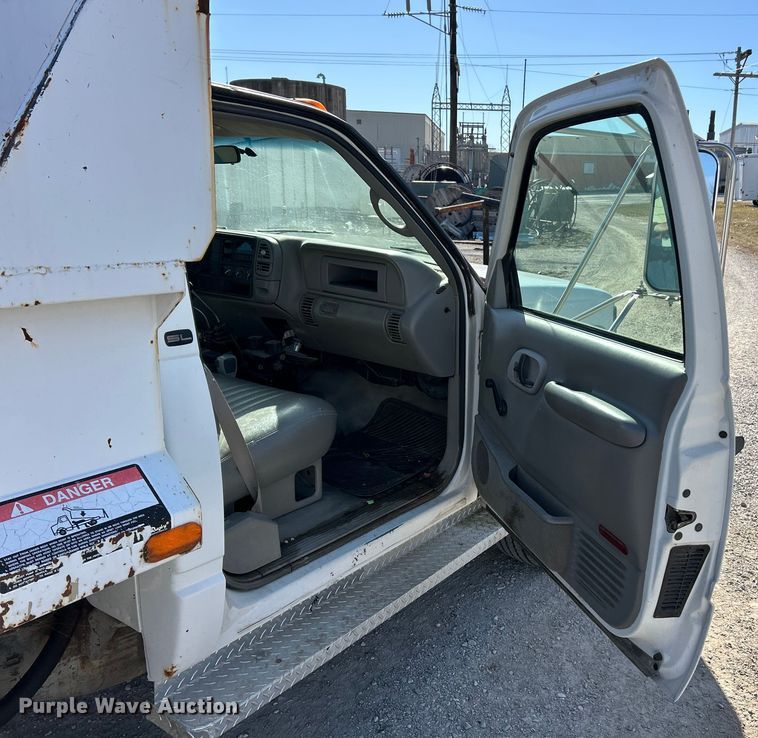 image for item ET6905 2001 GMC Sierra 3500HD SL dump bed pickup truck