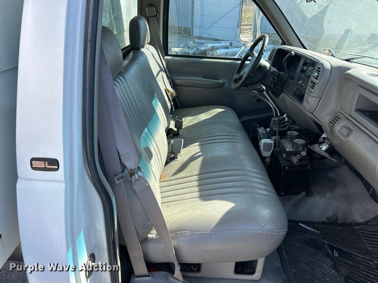 image for item ET6905 2001 GMC Sierra 3500HD SL dump bed pickup truck