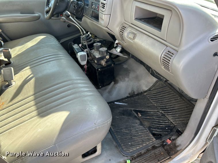 image for item ET6905 2001 GMC Sierra 3500HD SL dump bed pickup truck