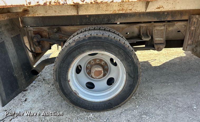 image for item ET6905 2001 GMC Sierra 3500HD SL dump bed pickup truck