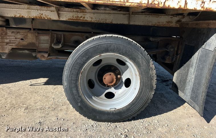 image for item ET6905 2001 GMC Sierra 3500HD SL dump bed pickup truck