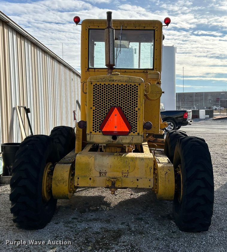 image for item ET6907 1962 Caterpillar 112 rigid frame motor grader