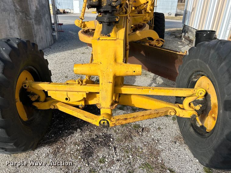 image for item ET6907 1962 Caterpillar 112 rigid frame motor grader