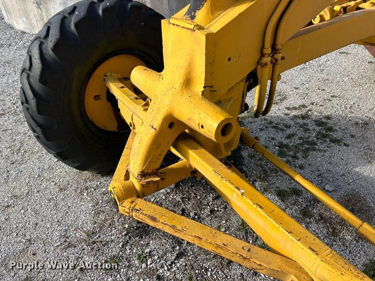image for item ET6907 1962 Caterpillar 112 rigid frame motor grader