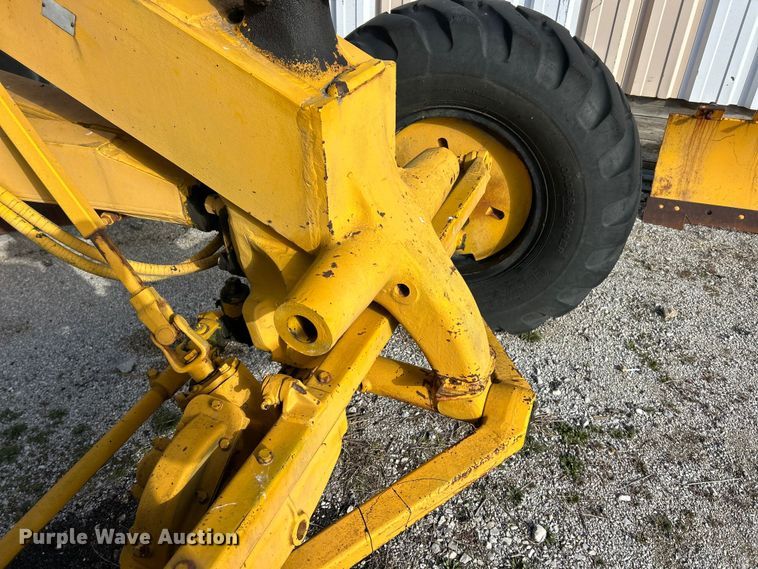 image for item ET6907 1962 Caterpillar 112 rigid frame motor grader