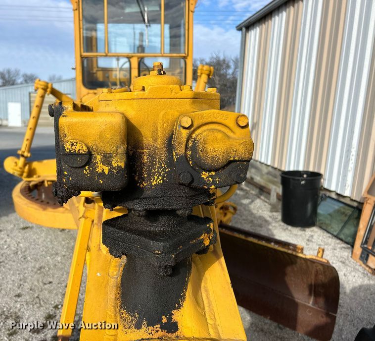 image for item ET6907 1962 Caterpillar 112 rigid frame motor grader