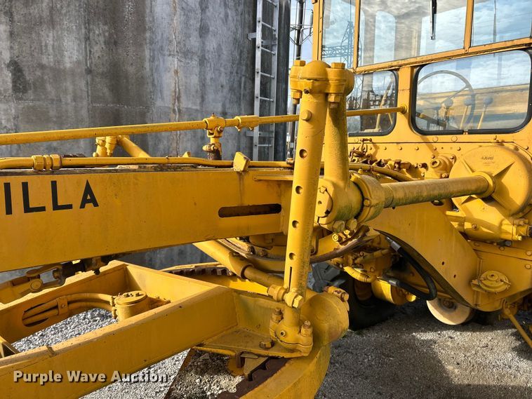 image for item ET6907 1962 Caterpillar 112 rigid frame motor grader