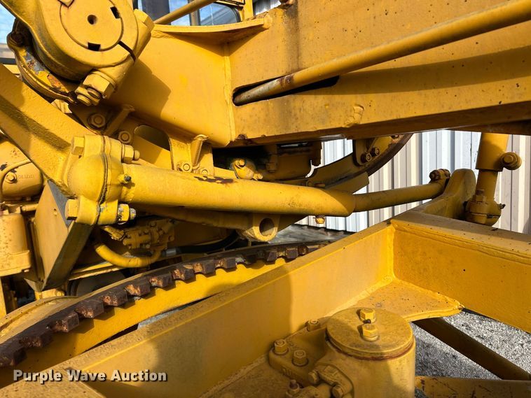 image for item ET6907 1962 Caterpillar 112 rigid frame motor grader