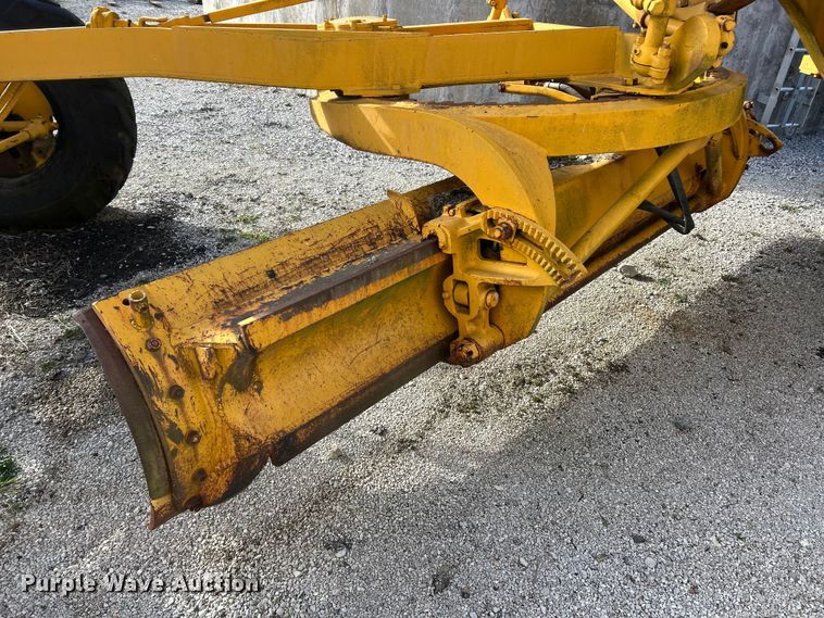 image for item ET6907 1962 Caterpillar 112 rigid frame motor grader