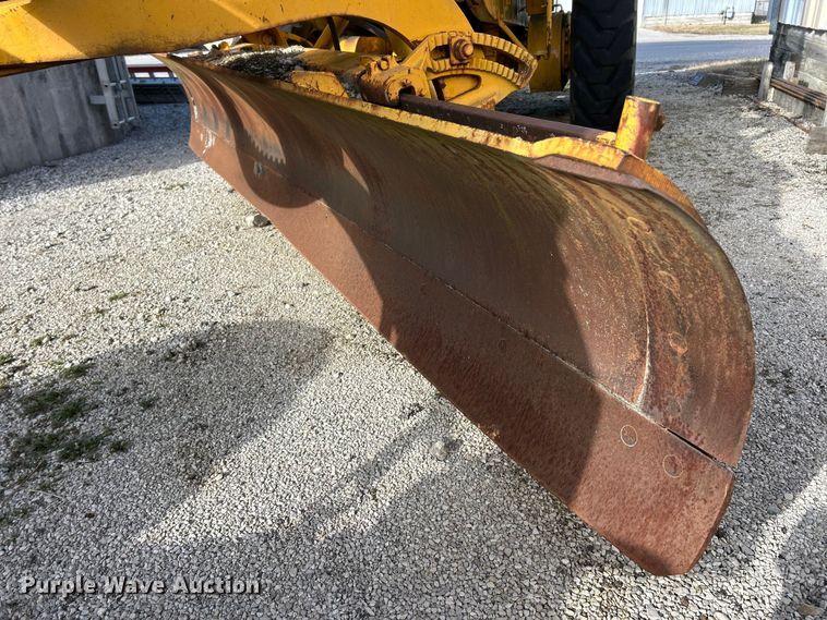 image for item ET6907 1962 Caterpillar 112 rigid frame motor grader