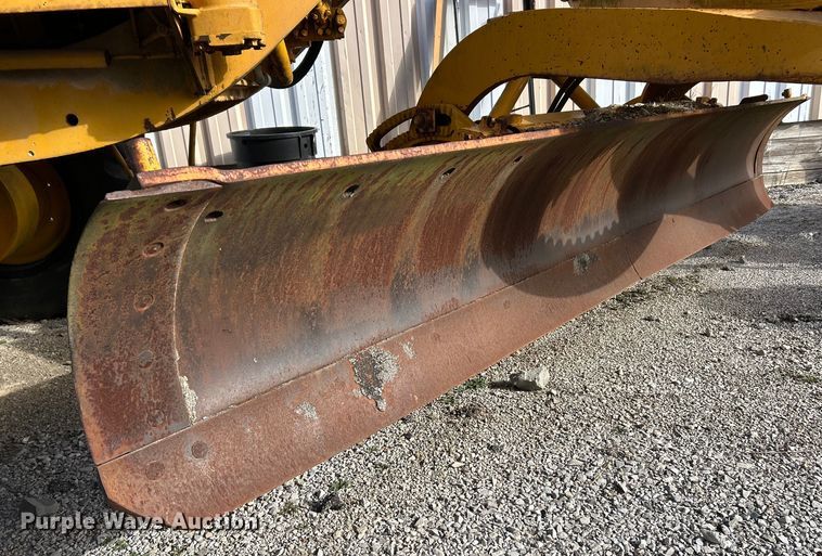 image for item ET6907 1962 Caterpillar 112 rigid frame motor grader