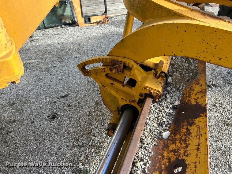 image for item ET6907 1962 Caterpillar 112 rigid frame motor grader