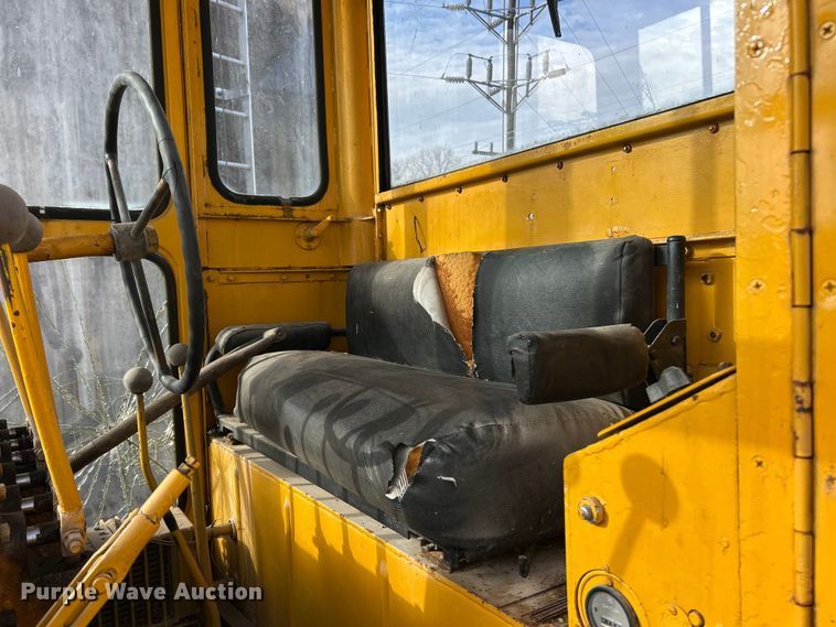 image for item ET6907 1962 Caterpillar 112 rigid frame motor grader