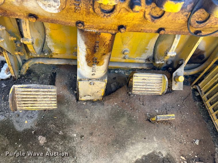 image for item ET6907 1962 Caterpillar 112 rigid frame motor grader